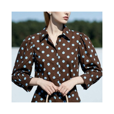 Chemise marron à pois bleu