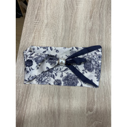 Collier foulard fleurs marine toile de jouy