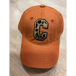 Casquette orange et C léopard