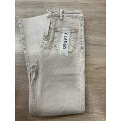 Jeans flared 7/8 poches plaquées écru délavé