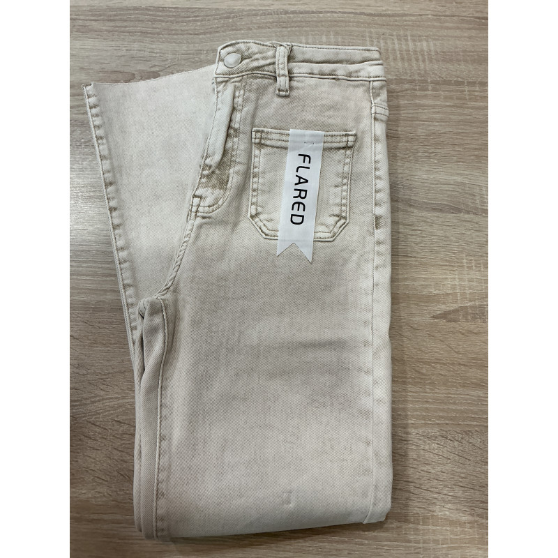 Jeans flared 7/8 poches plaquées écru délavé