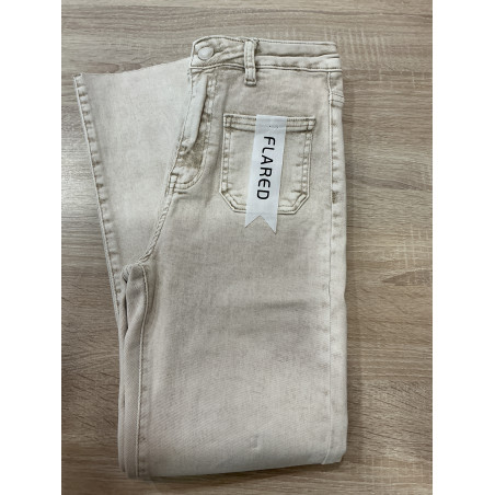Jeans flared 7/8 poches plaquées écru délavé