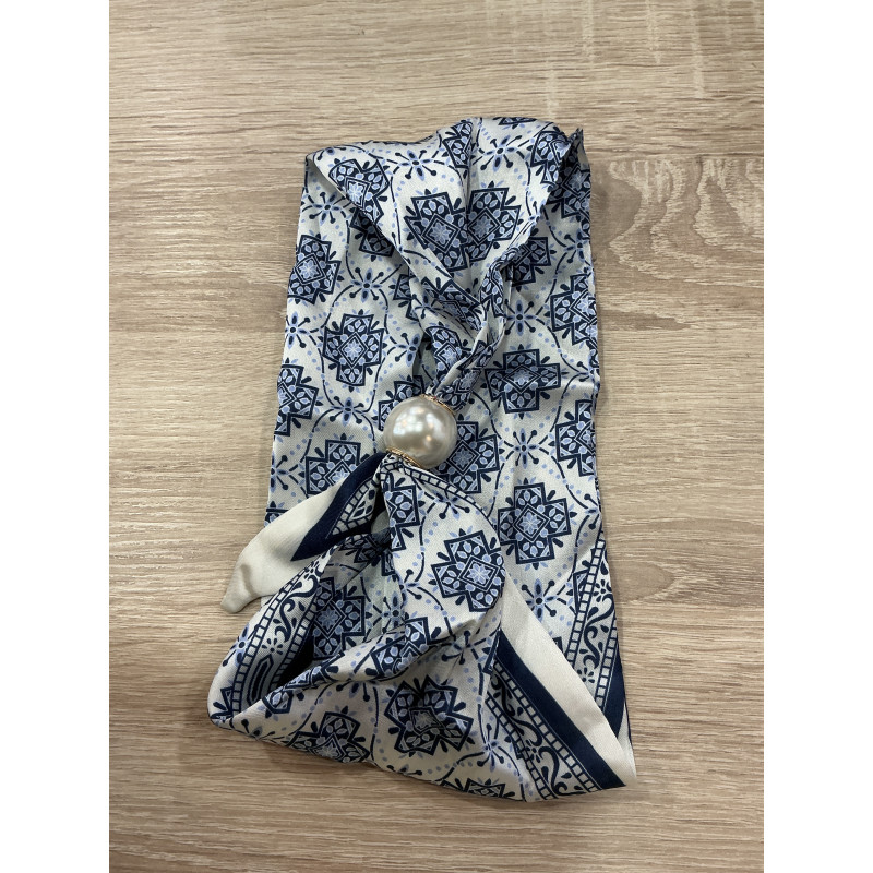 Collier foulard bleu et blanc