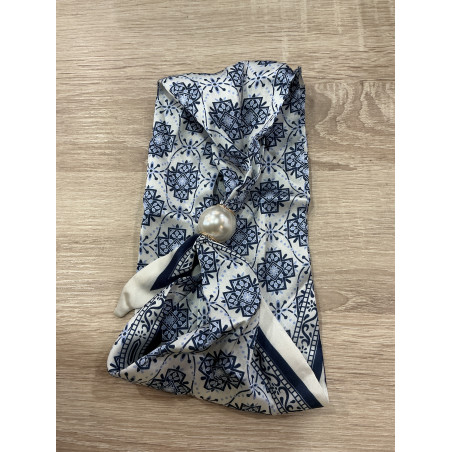 Collier foulard bleu et blanc