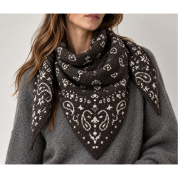 Echarpe triangle motif bandana choco