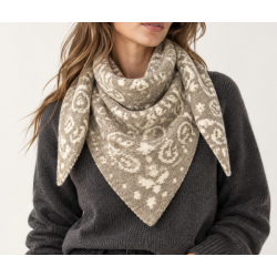 Echarpe triangle motif bandana beige blanc