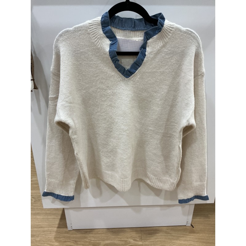 Pull écru et jeans