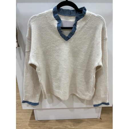 Pull écru et jeans