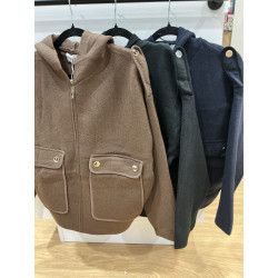 Gilet à capuche boutons dorés