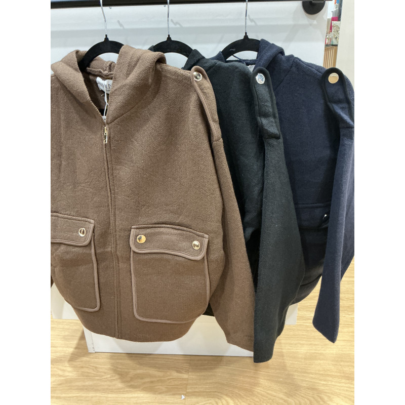 Gilet à capuche boutons dorés