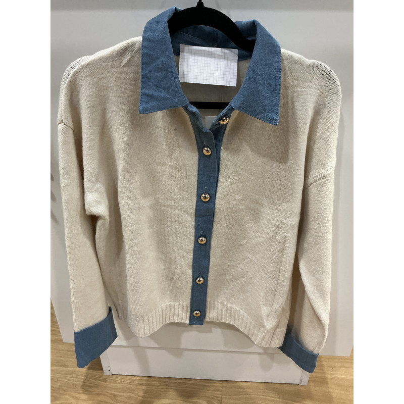 Gilet écru et jeans