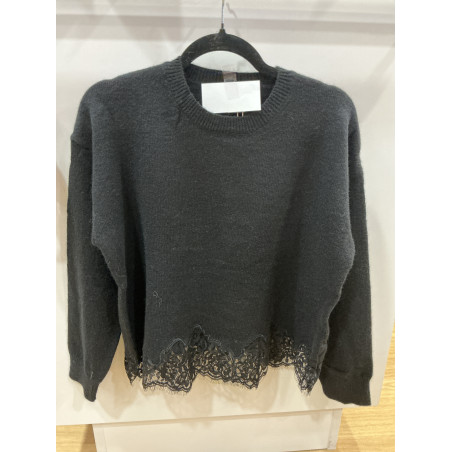 Pull noir dentelle