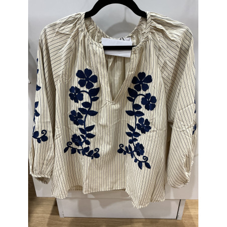 Blouse rayée vanille et broderies bleu