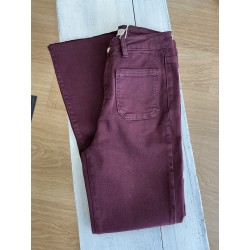 Jeans flared 7/8 poches plaquées bordeaux
