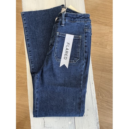 Jeans flared 7/8 poches plaquées bleu foncé