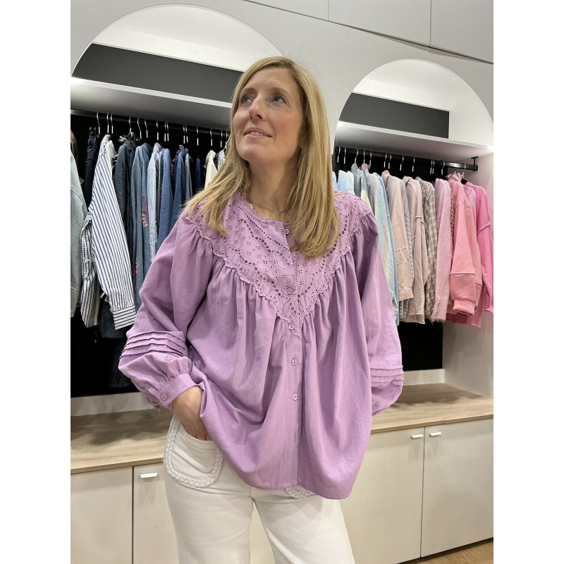 Chemise lilas broderie anglaise