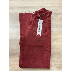 Jeans flared poches plaquées rouge délavé