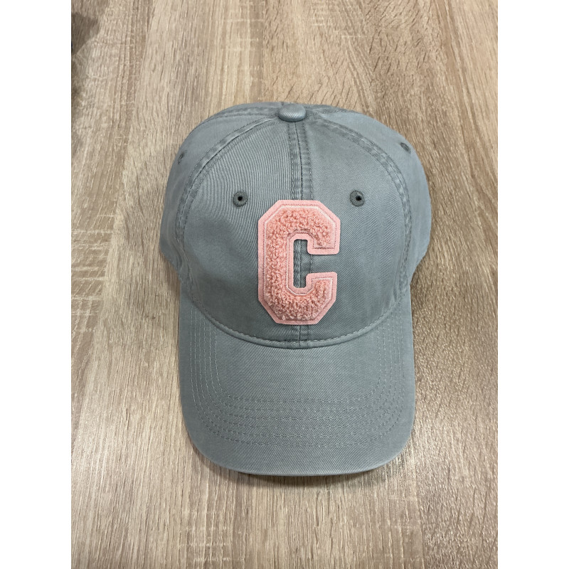 Casquette ciel et C rose pale