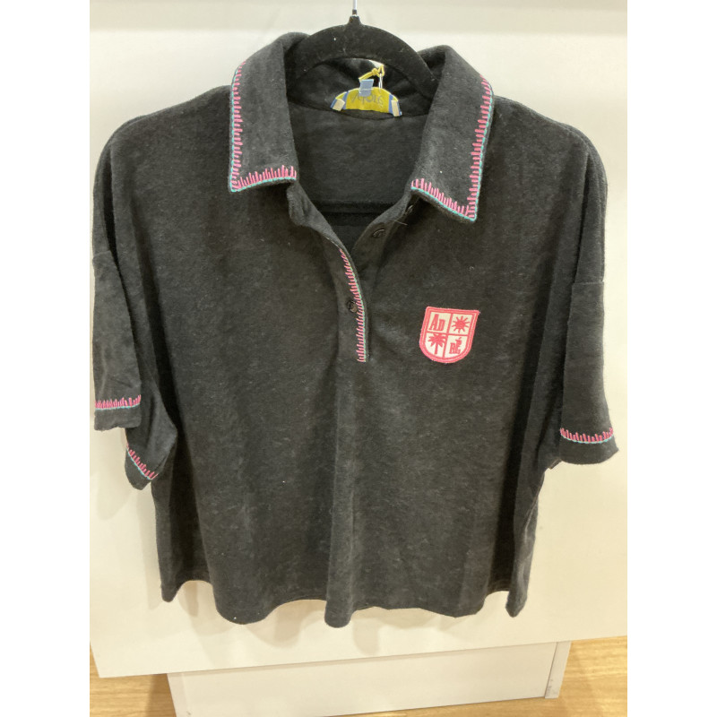 Polo éponge noir et surpiqûres rose