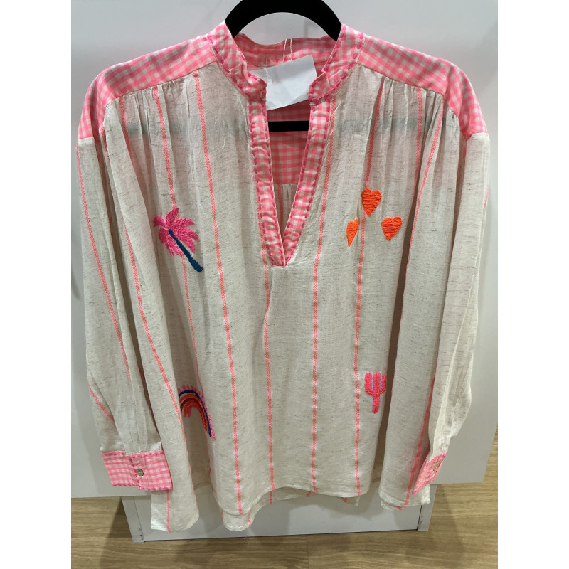 Blouse écru et vichy rose fluo broderies